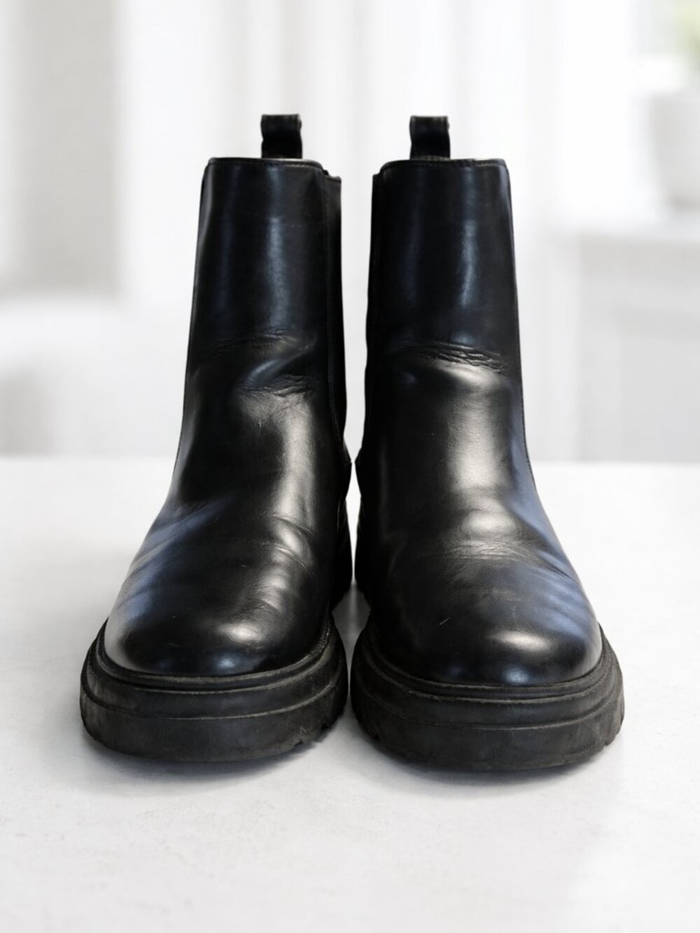 Black Ankle Boots Stylish Chic With Chunky Heel size 7.5